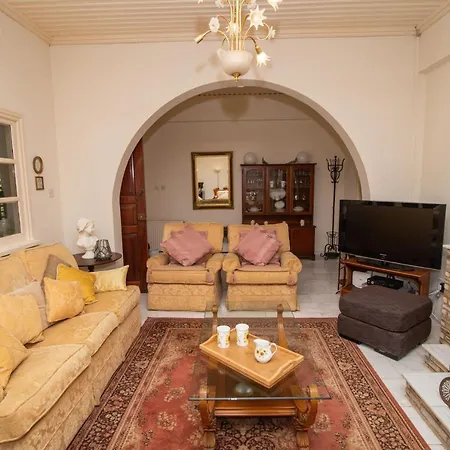 The Strovilion Estate * Dherinia