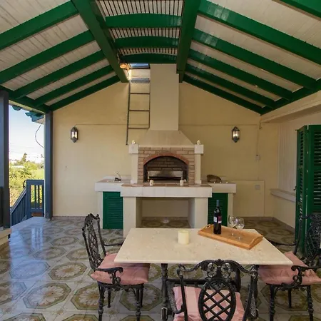 The Strovilion Estate Βίλα Δερύνεια