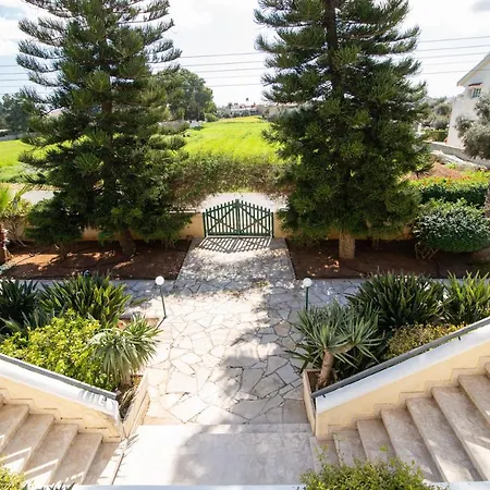 Βίλα The Strovilion Estate Δερύνεια