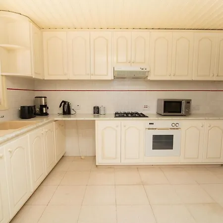 The Strovilion Estate * Dherinia