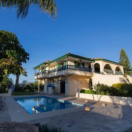 The Strovilion Estate * Dherinia